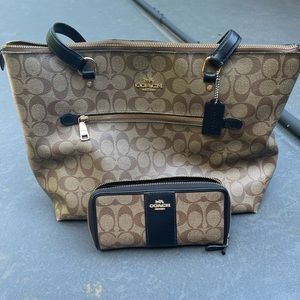 Coach purse and matching wallet